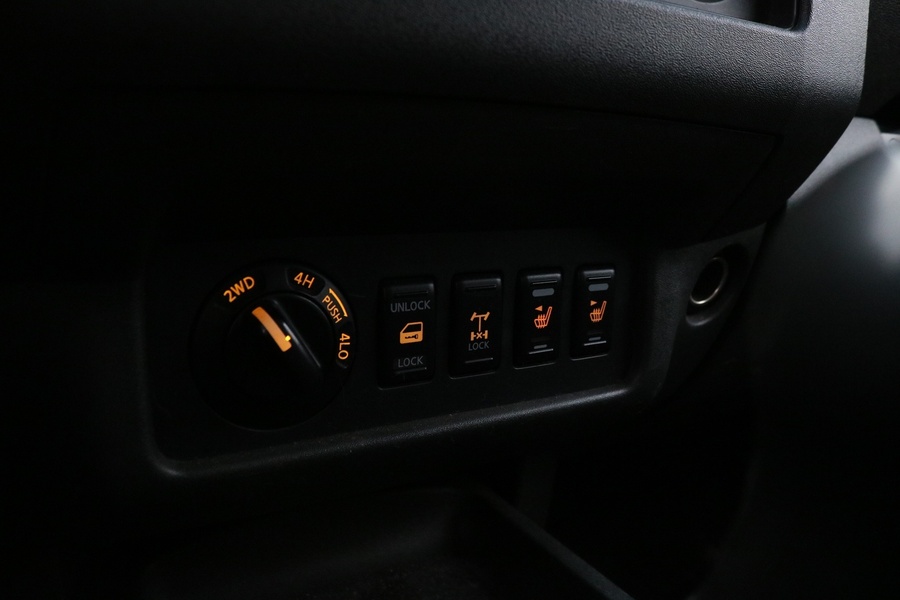 Nissan Navara vaihtoauto