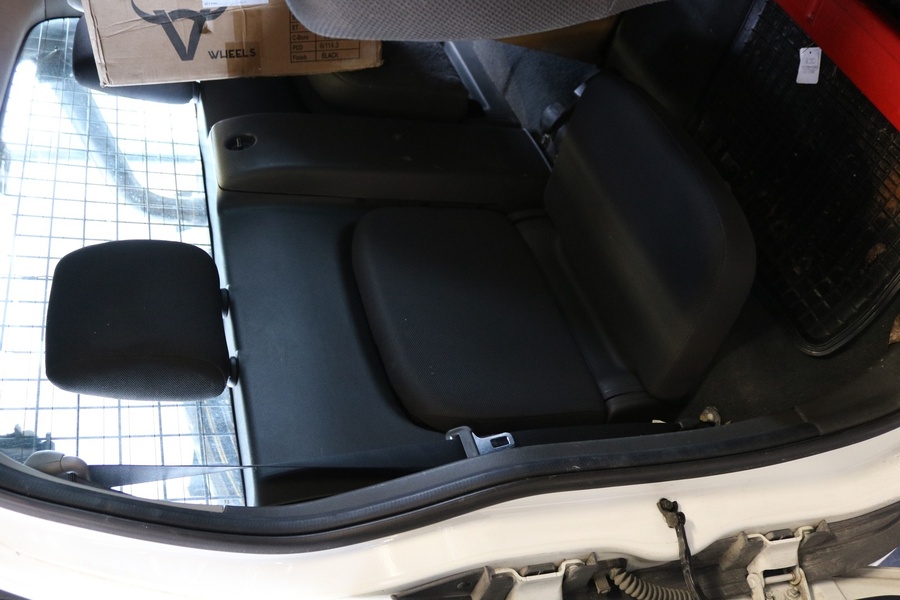 Nissan Navara vaihtoauto