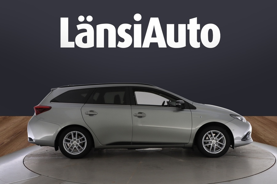 Toyota Auris vaihtoauto