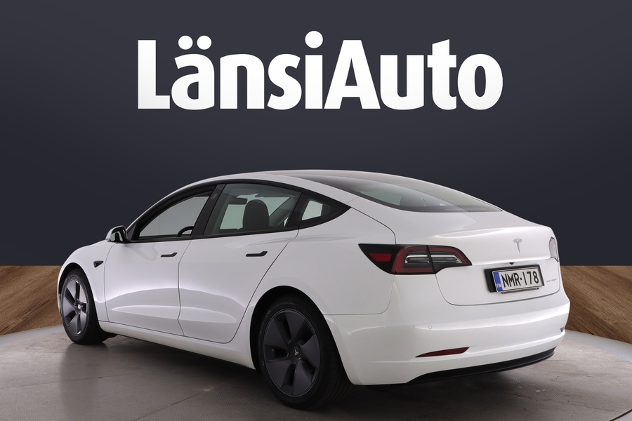 Tesla Model 3 vaihtoauto