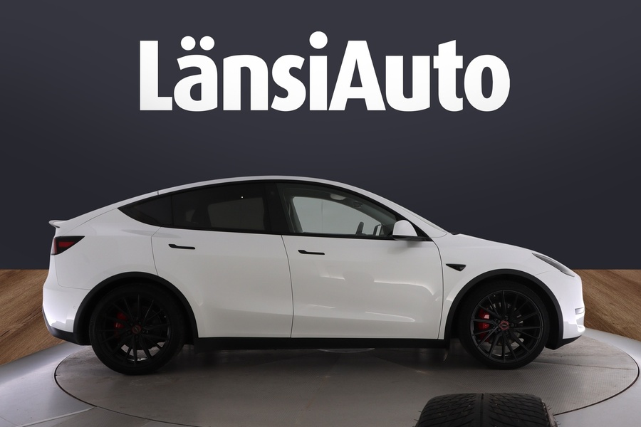 Tesla Model Y vaihtoauto