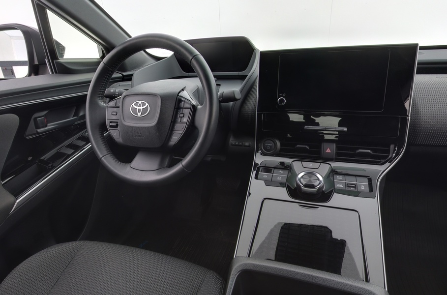 Toyota bZ4X vaihtoauto