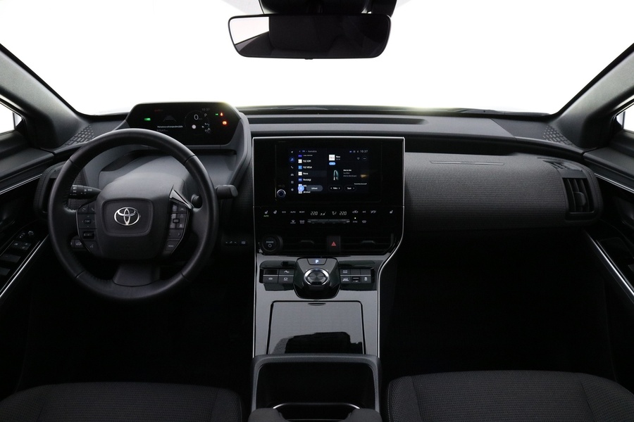 Toyota bZ4X vaihtoauto