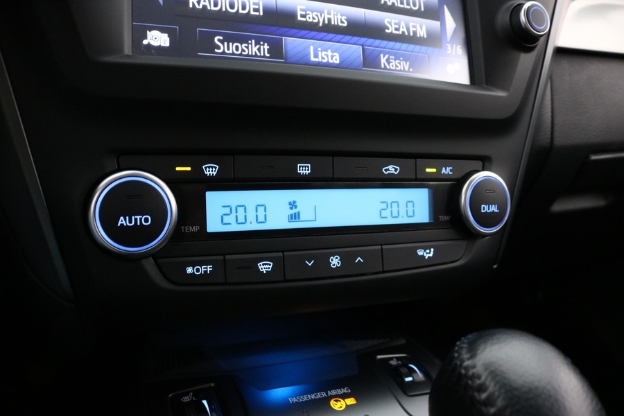 Toyota Avensis vaihtoauto