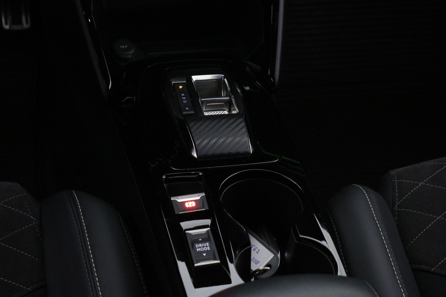 Peugeot e-2008 vaihtoauto