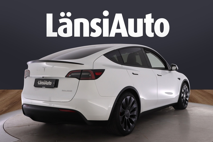 Tesla Model Y vaihtoauto