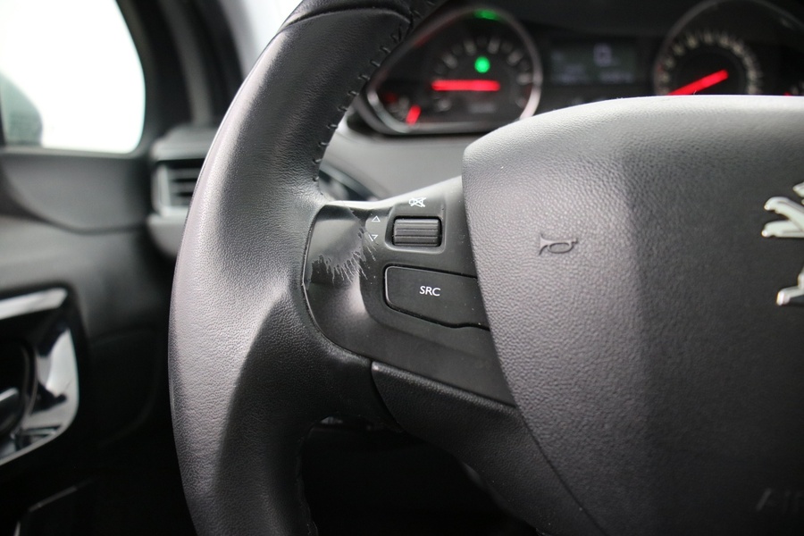 Peugeot 208 vaihtoauto