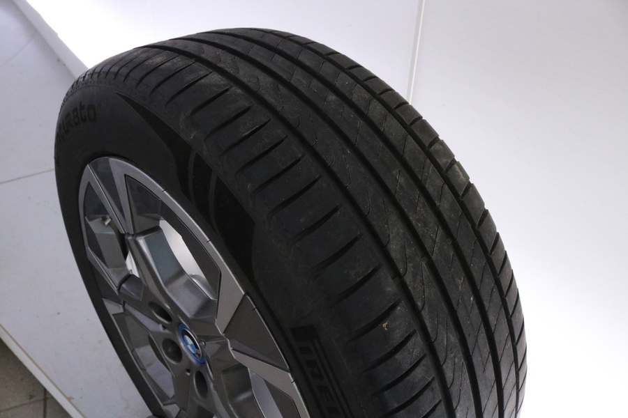 BMW iX1 vaihtoauto