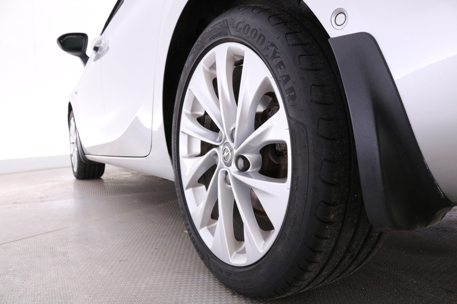 Opel Astra vaihtoauto