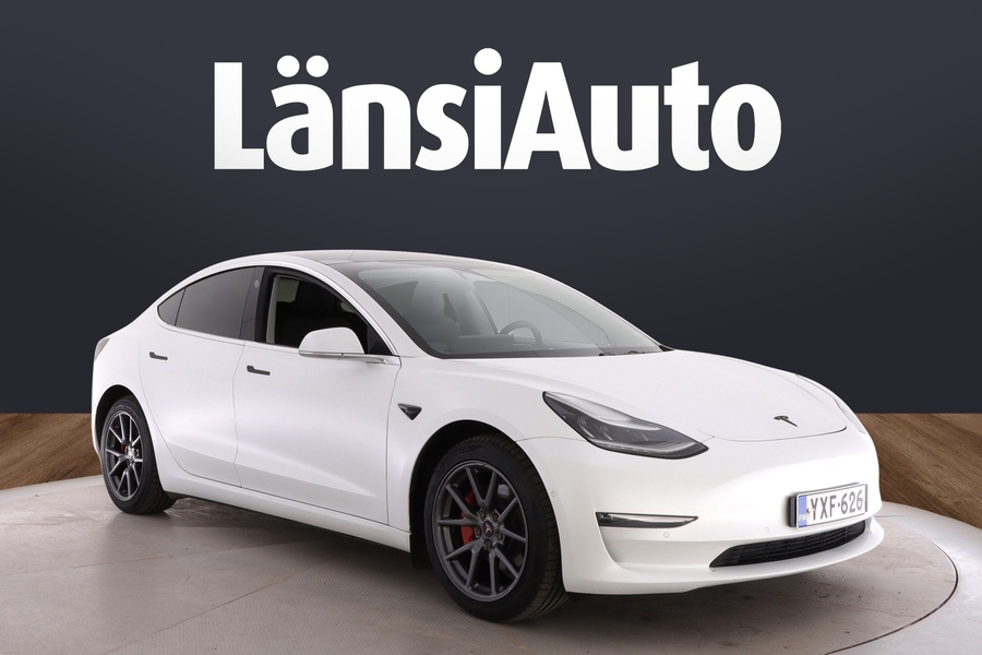 Tesla Model 3 vaihtoauto