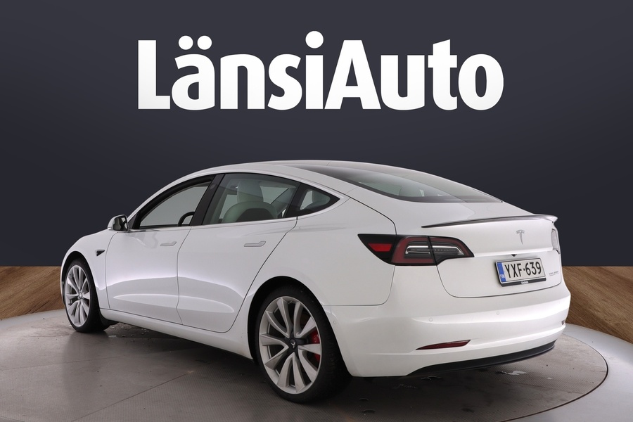 Tesla Model 3 vaihtoauto