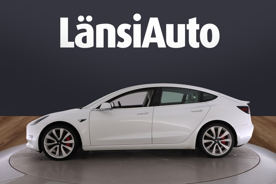 Tesla Model 3 vaihtoauto