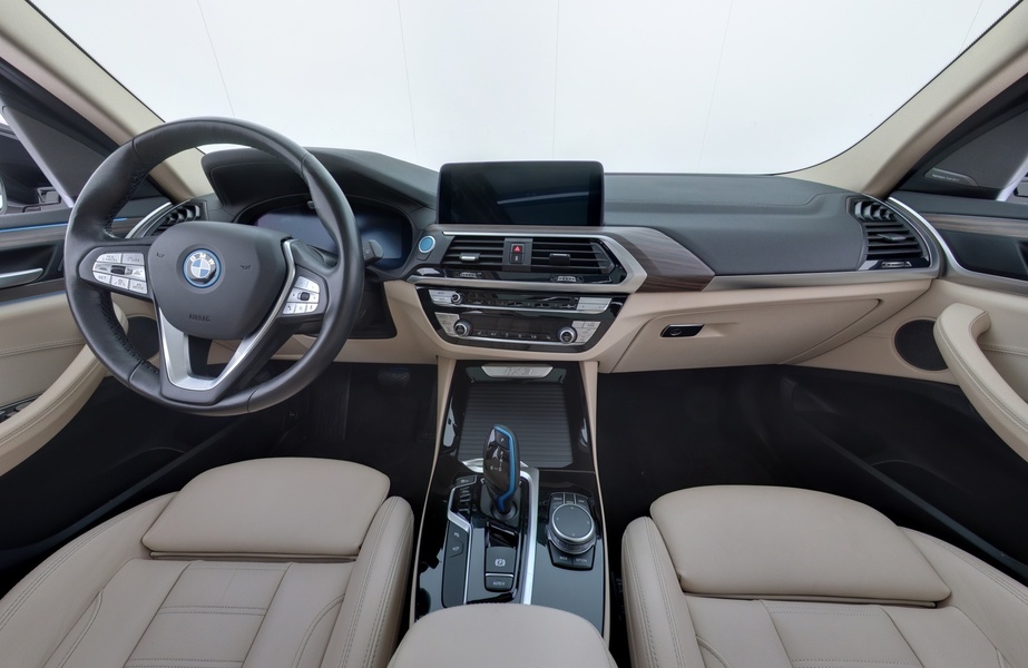 BMW iX3 vaihtoauto