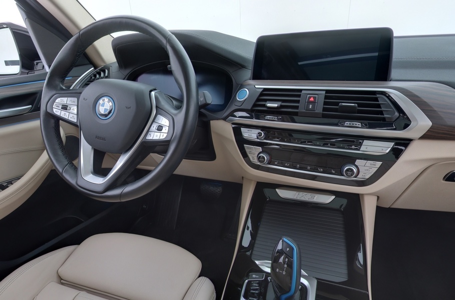 BMW iX3 vaihtoauto