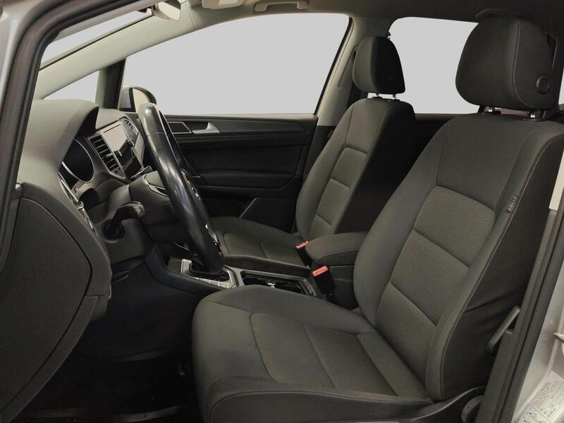 Volkswagen Golf Sportsvan vaihtoauto