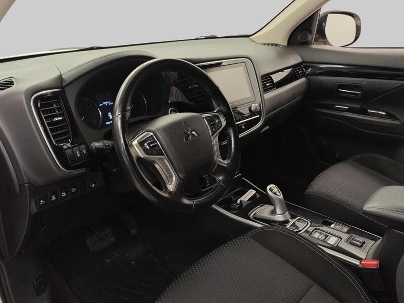 Mitsubishi Outlander PHEV vaihtoauto
