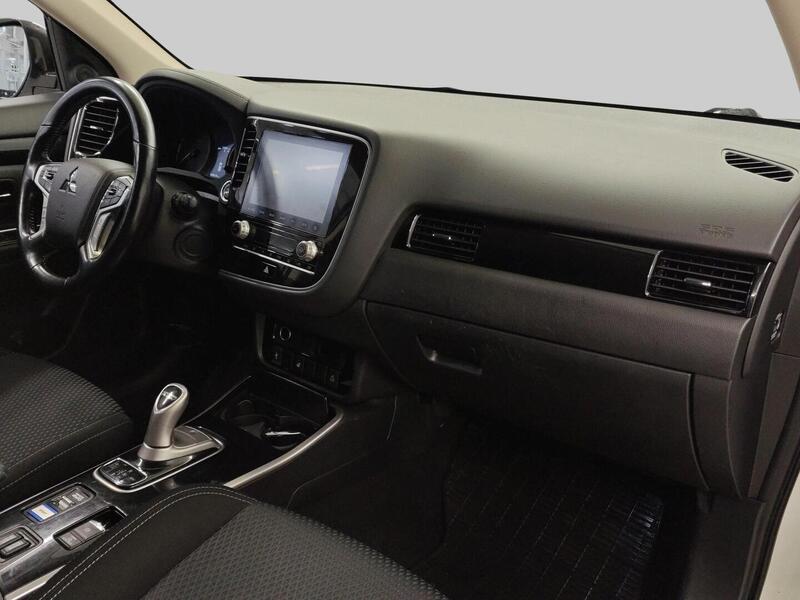 Mitsubishi Outlander PHEV vaihtoauto