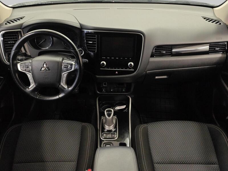 Mitsubishi Outlander PHEV vaihtoauto