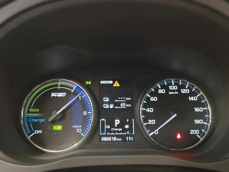 Mitsubishi Outlander PHEV vaihtoauto