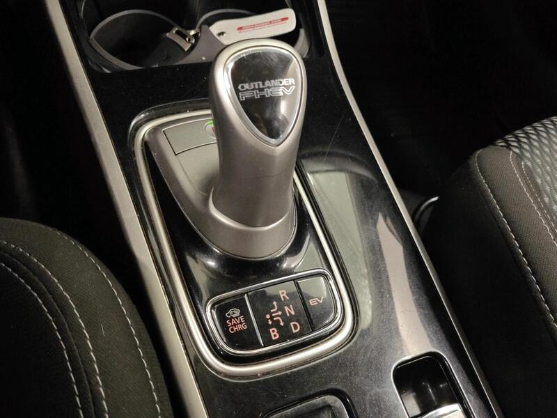 Mitsubishi Outlander PHEV vaihtoauto