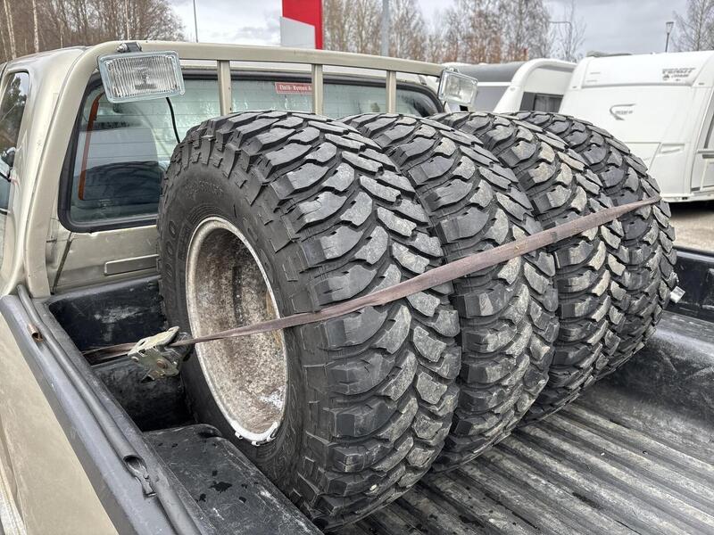 Toyota Hilux vaihtoauto