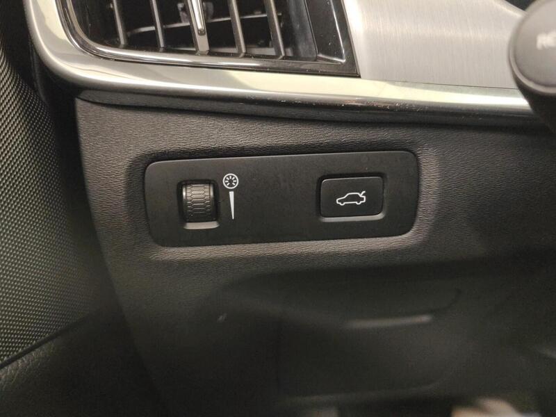 Volvo V90 Cross Country vaihtoauto