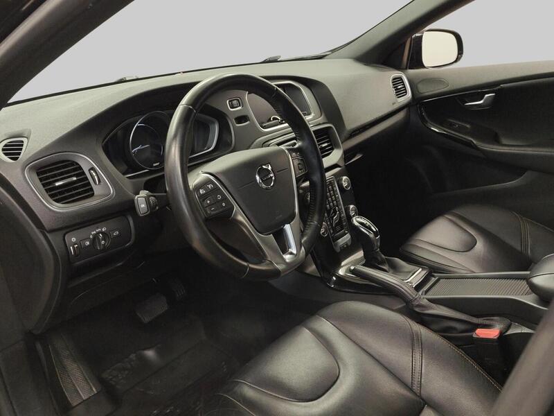 Volvo V40 Cross Country vaihtoauto