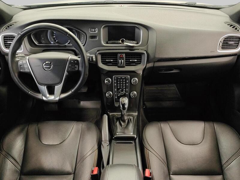 Volvo V40 Cross Country vaihtoauto