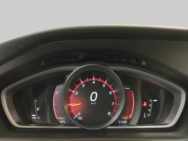 Volvo V40 Cross Country vaihtoauto