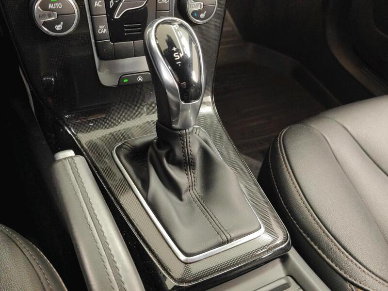 Volvo V40 Cross Country vaihtoauto