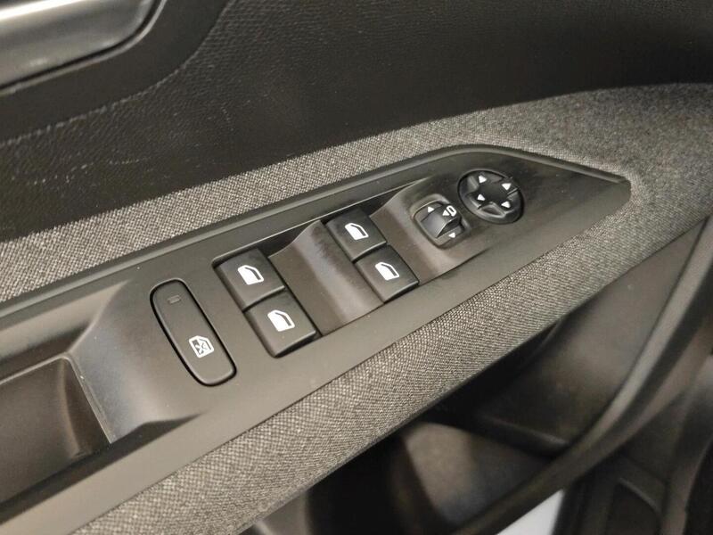 Peugeot 5008 vaihtoauto