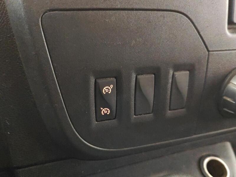 Nissan NV400 vaihtoauto