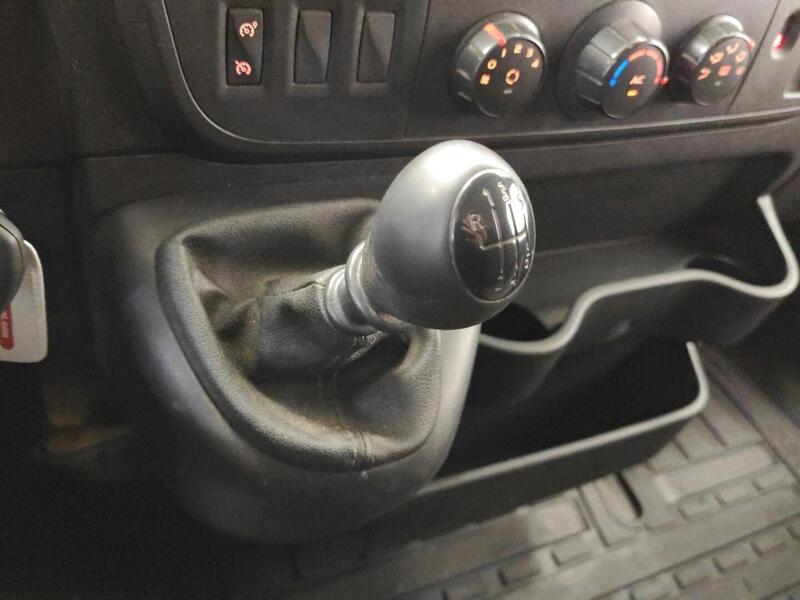 Nissan NV400 vaihtoauto