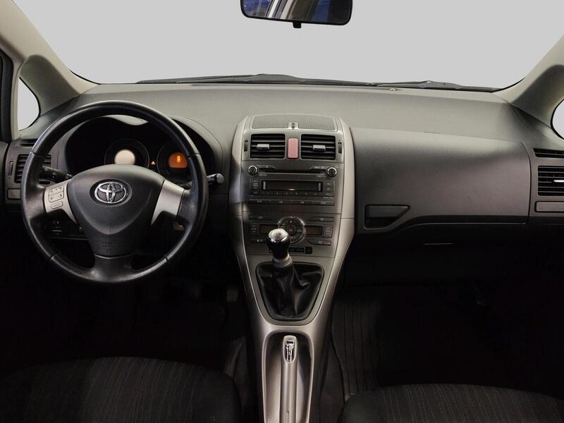 Toyota Auris vaihtoauto