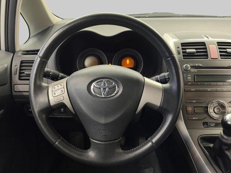 Toyota Auris vaihtoauto
