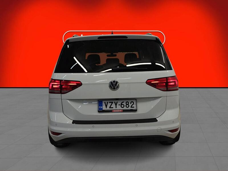 Volkswagen Touran vaihtoauto