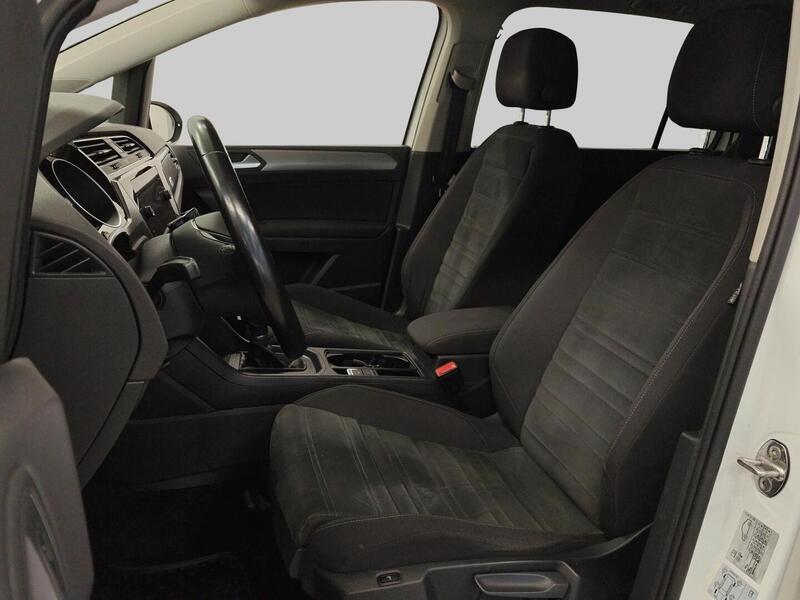 Volkswagen Touran vaihtoauto