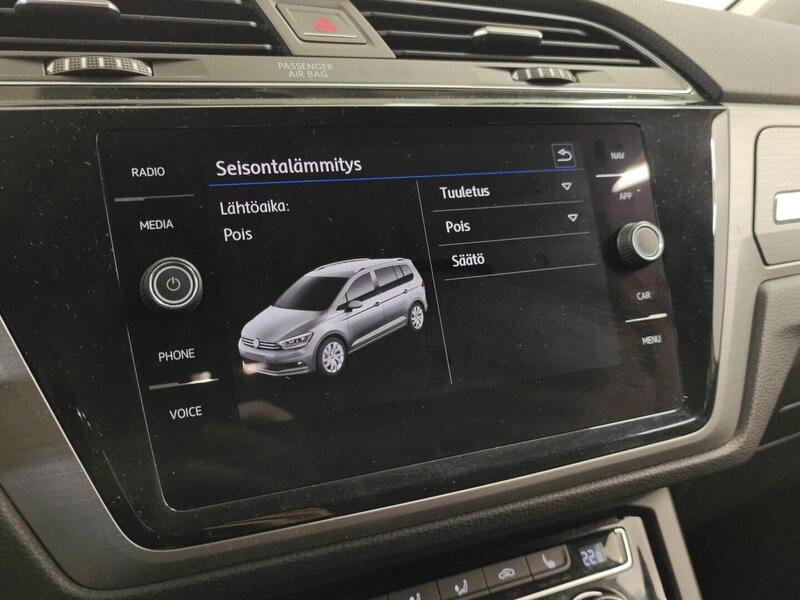 Volkswagen Touran vaihtoauto