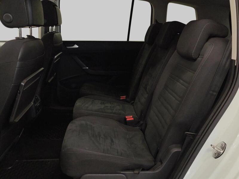 Volkswagen Touran vaihtoauto