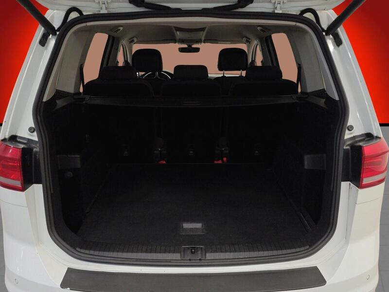 Volkswagen Touran vaihtoauto