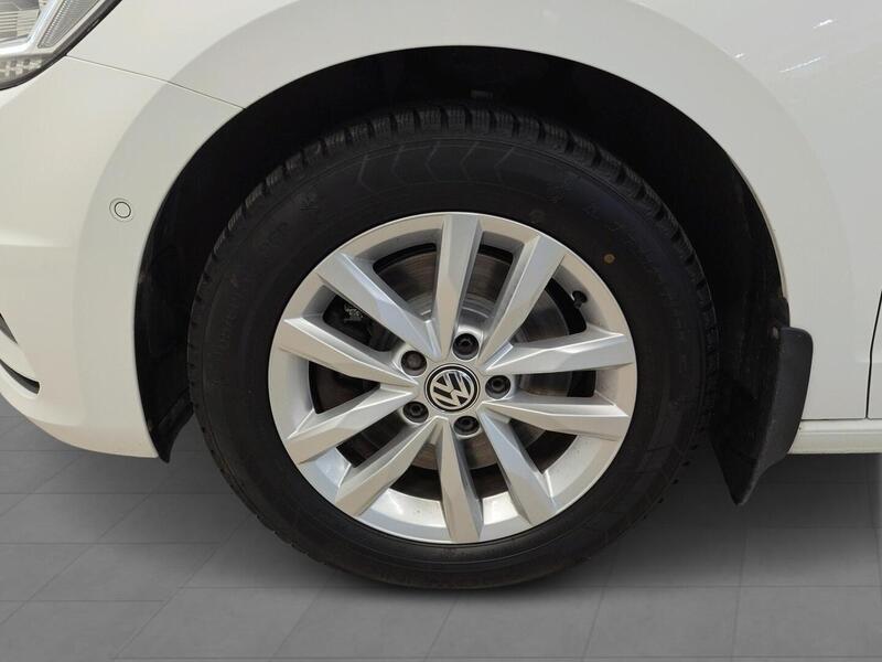 Volkswagen Touran vaihtoauto