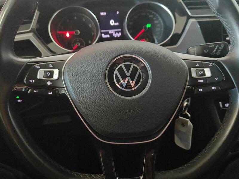 Volkswagen Touran vaihtoauto