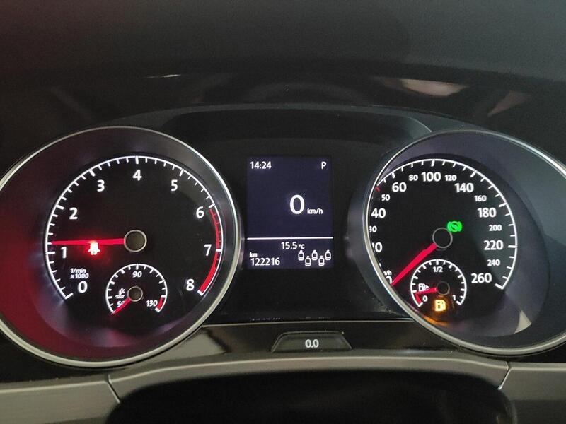 Volkswagen Touran vaihtoauto