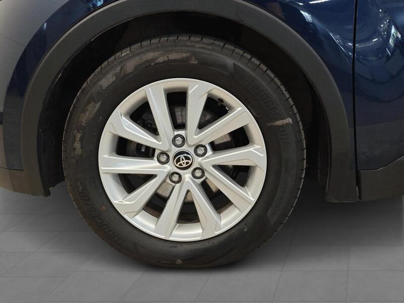 Toyota C-HR vaihtoauto