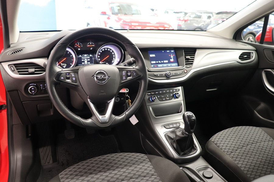 Opel Astra vaihtoauto