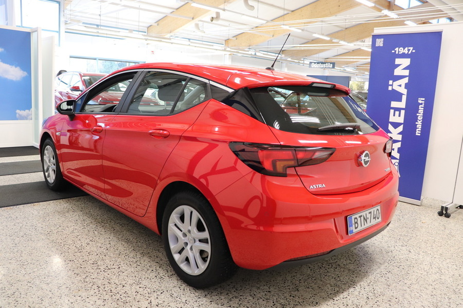 Opel Astra vaihtoauto