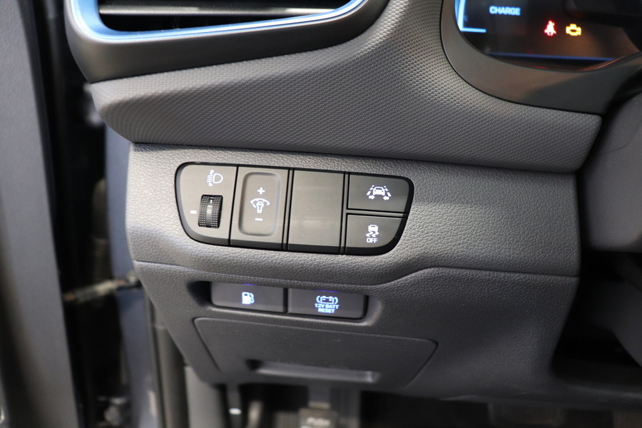 Hyundai IONIQ hybrid vaihtoauto