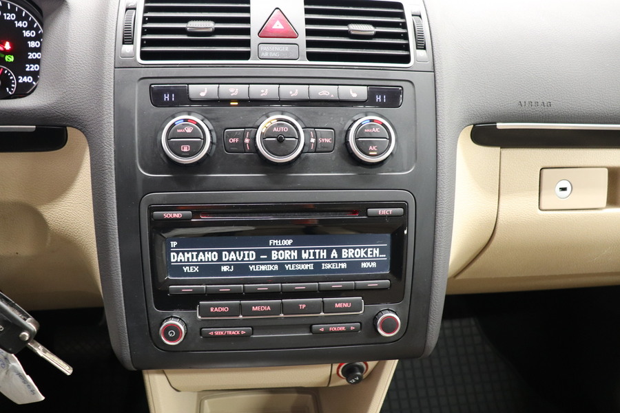 Volkswagen Touran vaihtoauto