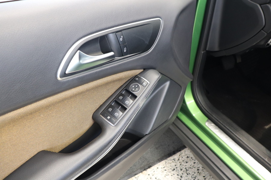 Mercedes-Benz GLA vaihtoauto