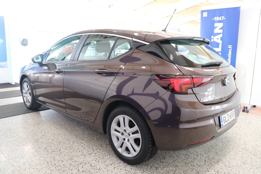 Opel Astra vaihtoauto